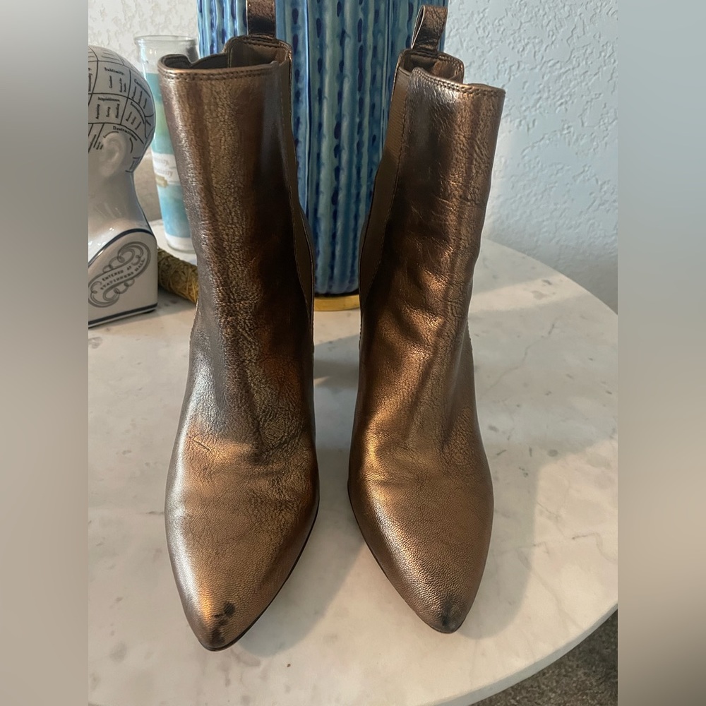 VINCE CAMUTO Britsy Copper Block Heel Ankle Boot